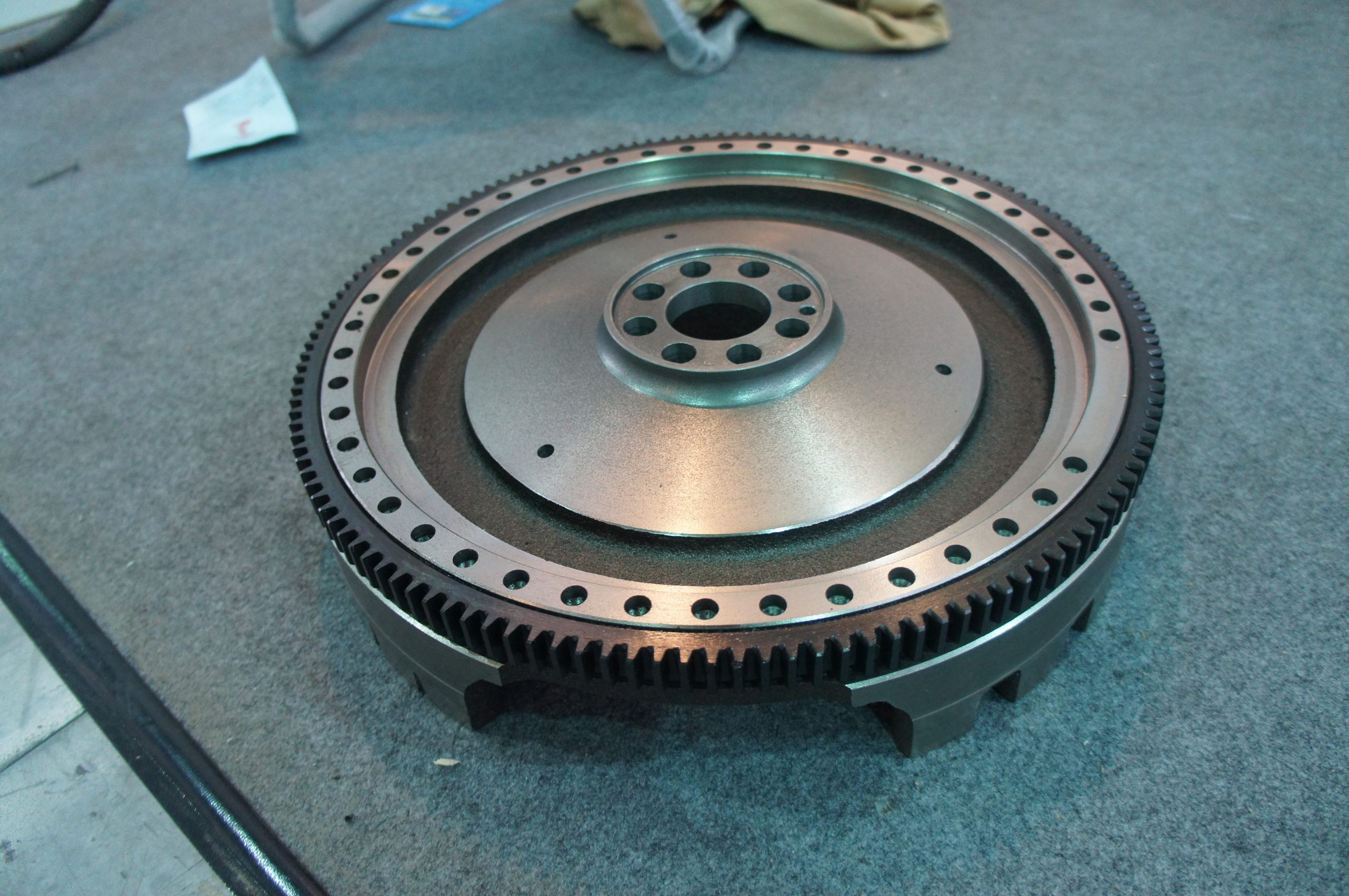 ISUZU 6HK1 flywheel front view