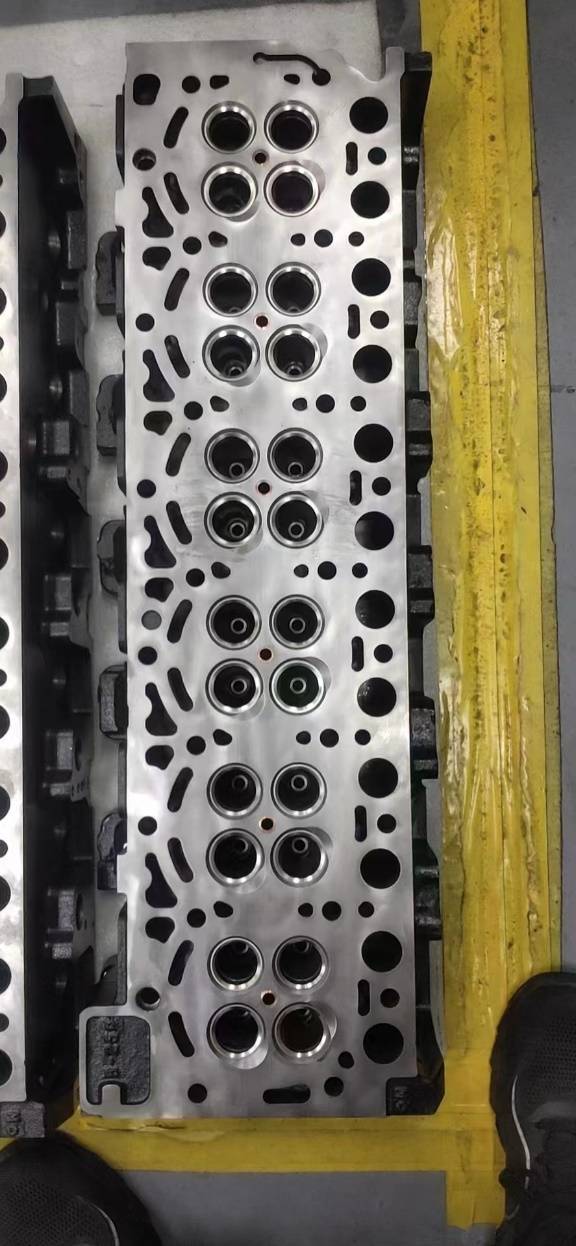 DEUTZ cylinder head combustion face with valve seats