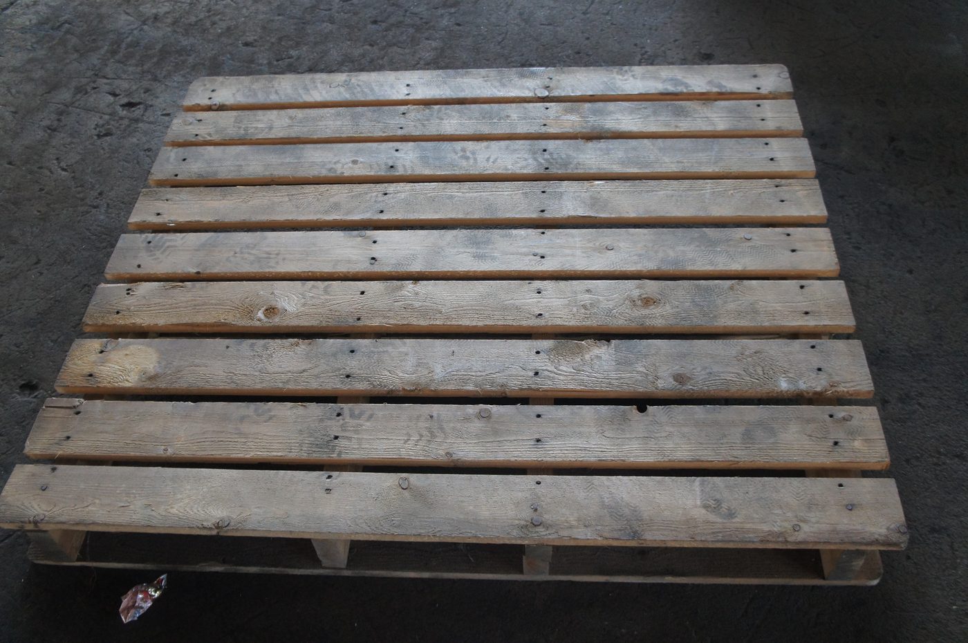 Packing and Shipping Cast Iron Engine Parts: Crates, Rust Prevention & Container Loading