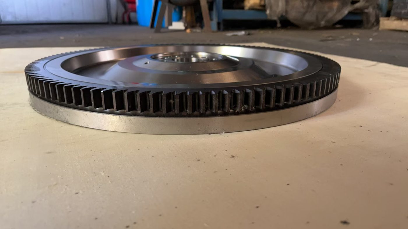 Yuchai M3400 flywheel seen from the side